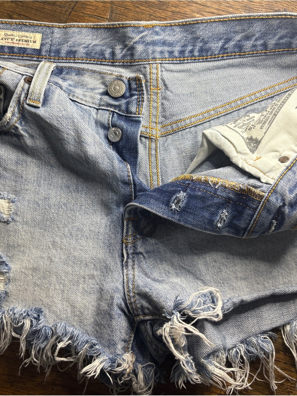 Levi’s Premium 501 Original Distressed Cutoff Denim Shorts Light Wash Size 27